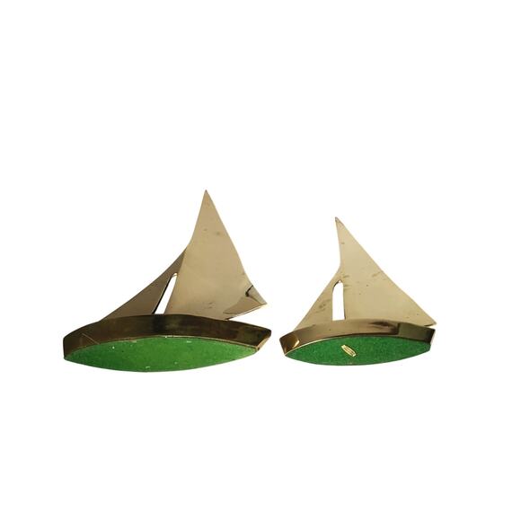 Vintage 60s Brass Sailboat Set of 2 Nautical Decor Beach Boho Brass Ocean Theme - Picture 7 of 12